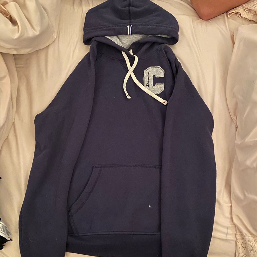 Lightly worn Dark Blue Champion Sweatshirt !